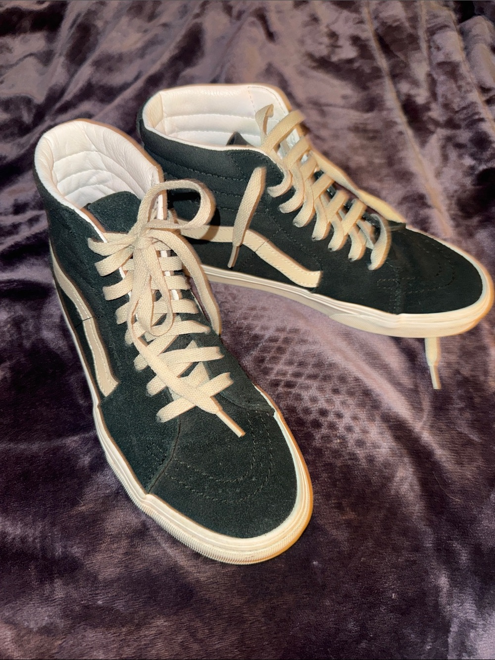 ⚜️ VANS High-Top Suede Sneakers in Dark Green